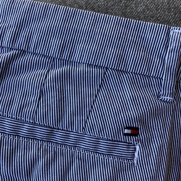 Like new! - TOMMY HILFIGER Pinstripe Seersucker Shorts - Picture 8 of 8